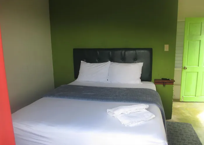 Kingsworth Bed And Breakfast